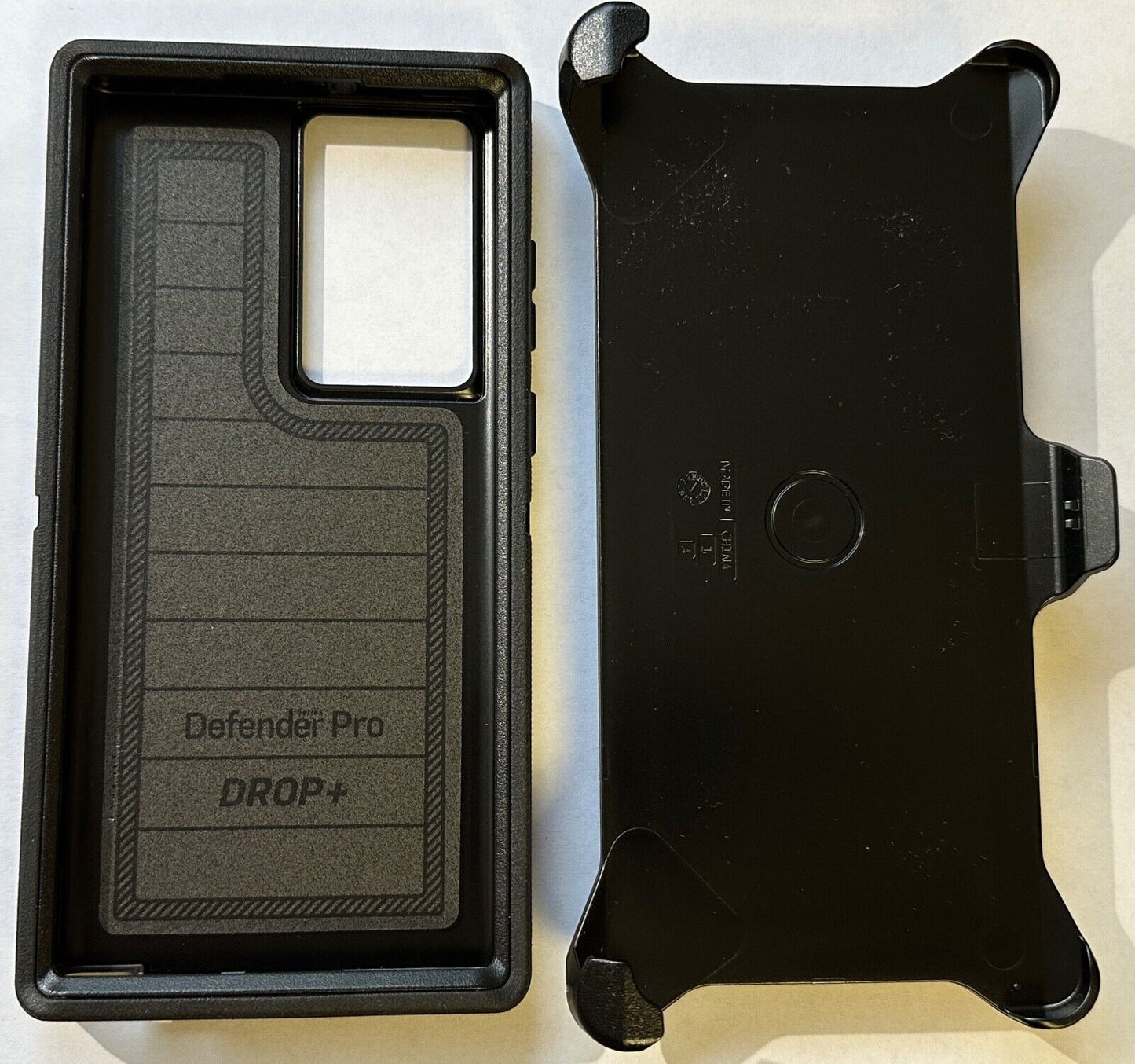 Open Box Otterbox Defender PRO Case w/Clip for Samsung Galaxy S22 Ultra Black